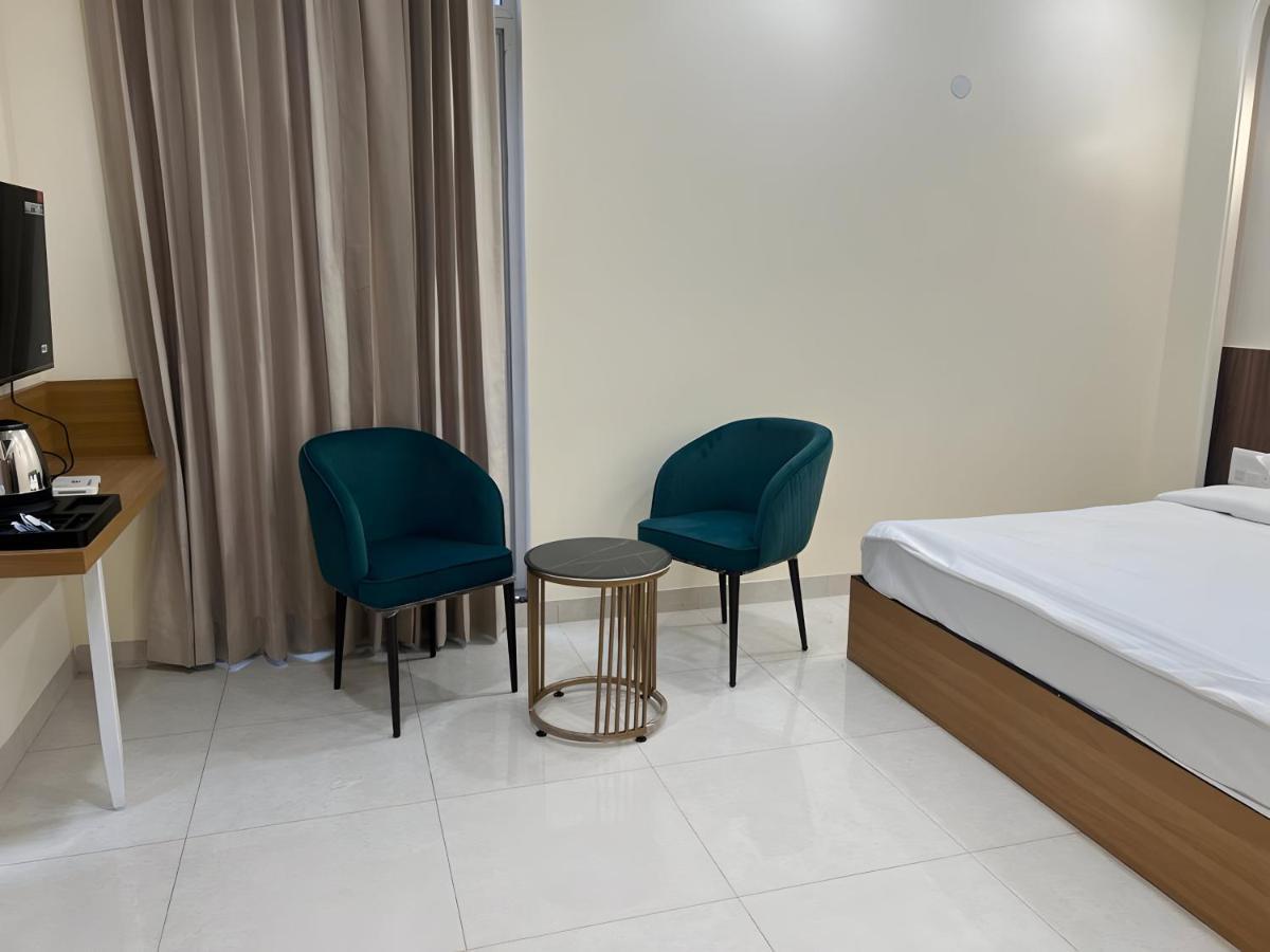 Hotel The Blue Vista Greater Noida Exterior foto