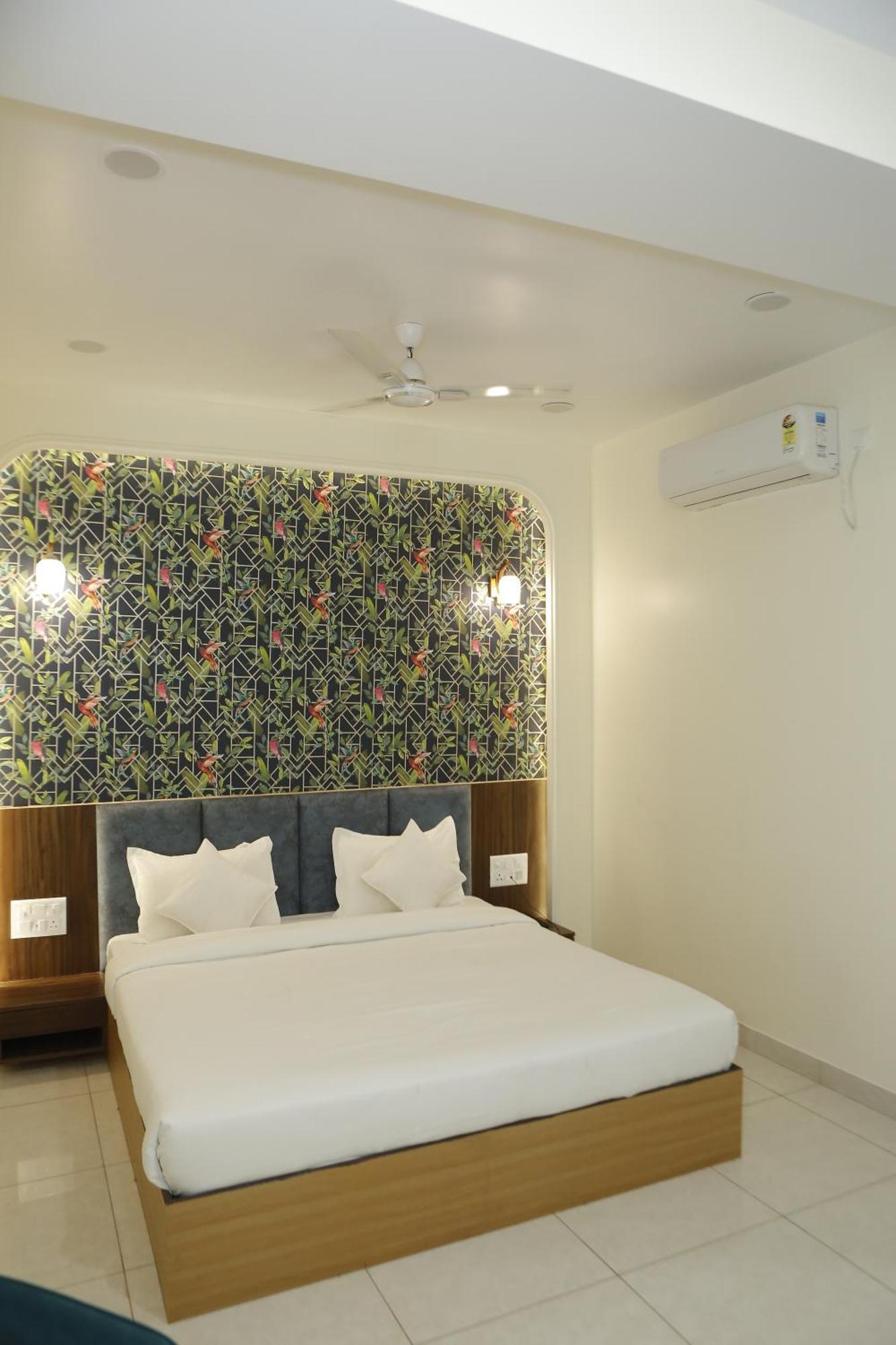 Hotel The Blue Vista Greater Noida Exterior foto